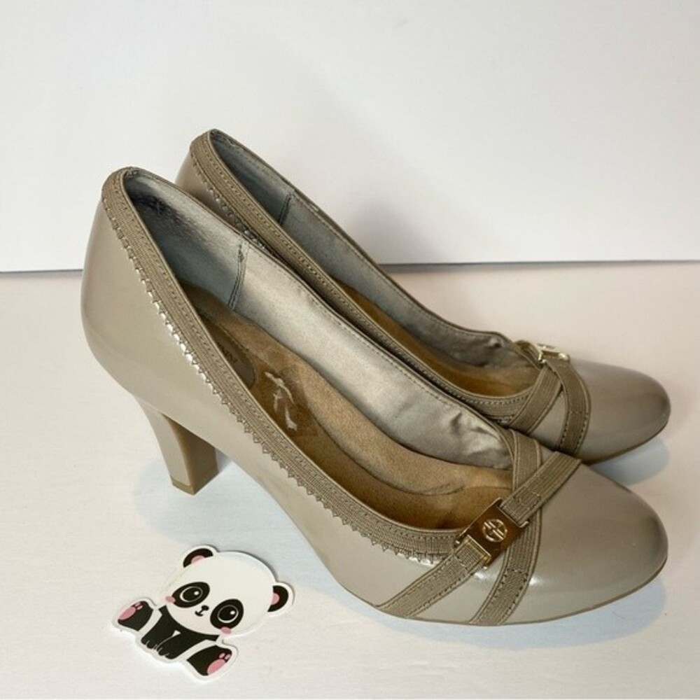 Giani Bernini | Classic Dark Taupe Pumps Heels | Size 7 - Picture 3 of 7